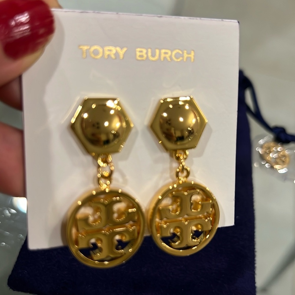 🔥🔥🔥Authentic Tory Burch Circle Logo earrings